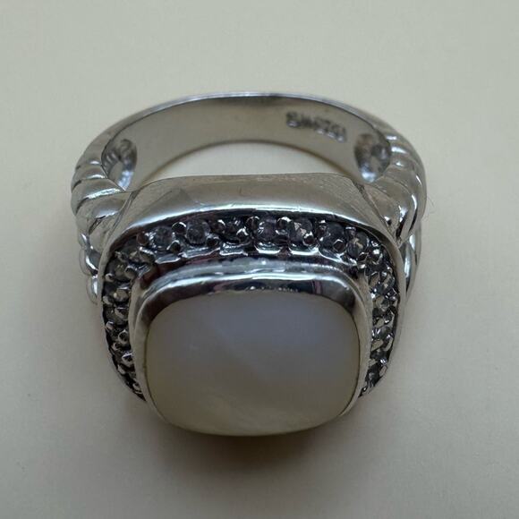 Women’s 925 Sterling Silver and Mother of Pearl CZ Rope Band Ring Size 6.75 - Picture 3 of 16
